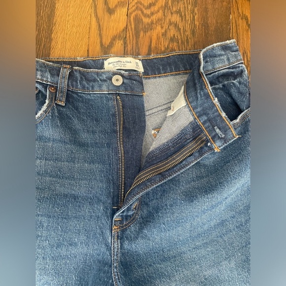 NWOT A&F Curve Love The '90s Straight Jeans Ultra High Rise 30 | 10 - Picture 12 of 14